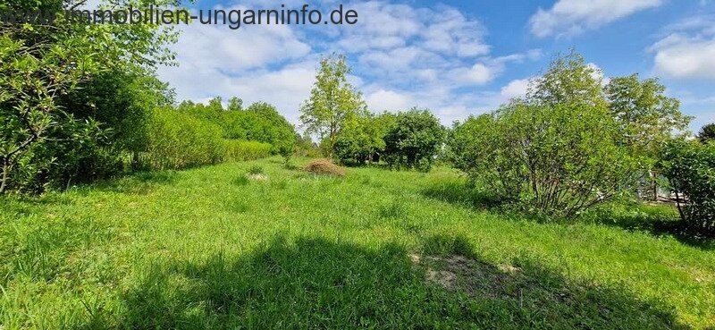 In Kaposvár in der Nähe des Deseda-Sees, bewohnbares Wochenendhaus zu verkaufen