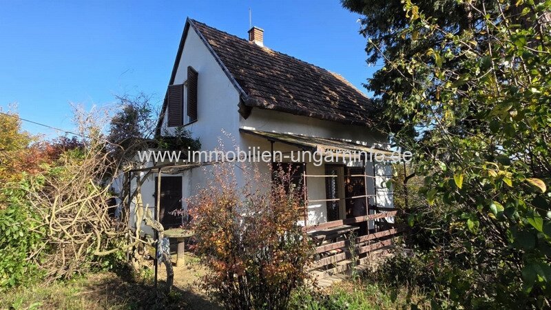 In Nagykanizsa, in der Nähe des Sees, steht ein bewohnbares Wochenendhaus mit großem Grundstück zum Verkauf