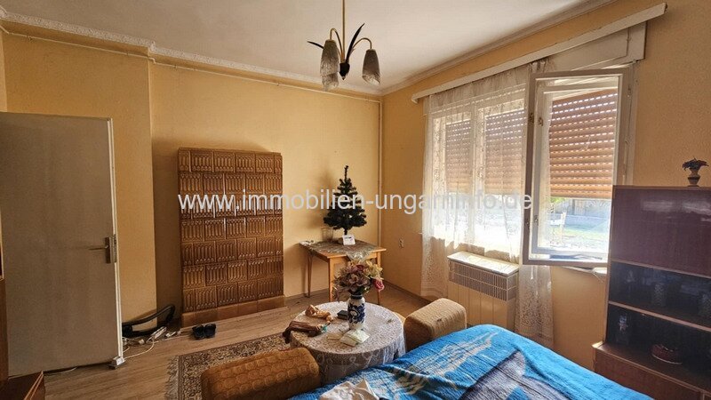 17 km vom Balaton entfernt, sofort bezugsfertiges Einfamilienhaus mit großem Grundstück