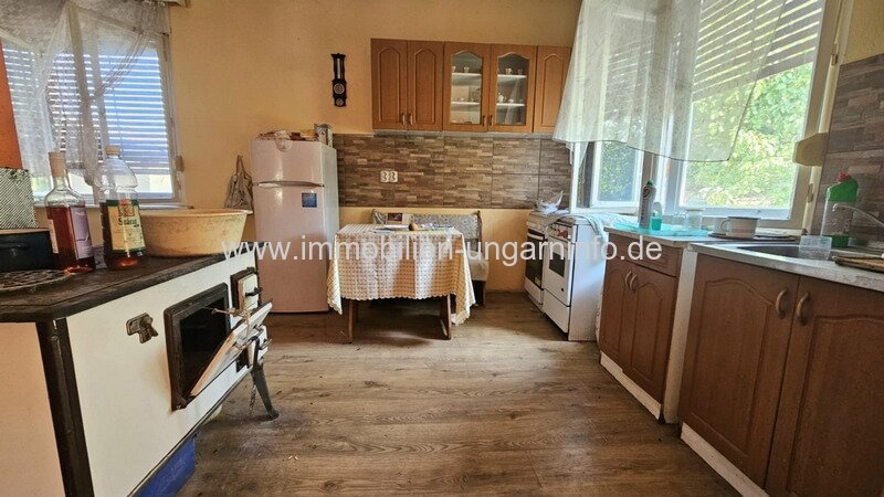 17 km vom Balaton entfernt, sofort bezugsfertiges Einfamilienhaus mit großem Grundstück