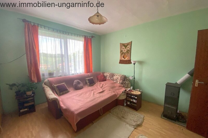 15 km vom Plattensee entfernt Einfamilienhaus mit 0,7 ha Grundstück zu verkaufen