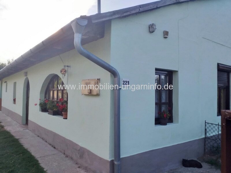 Einfamilienhaus mit vier Zimmern in der Nähe des Plattensees