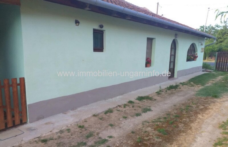 Einfamilienhaus mit vier Zimmern in der Nähe des Plattensees