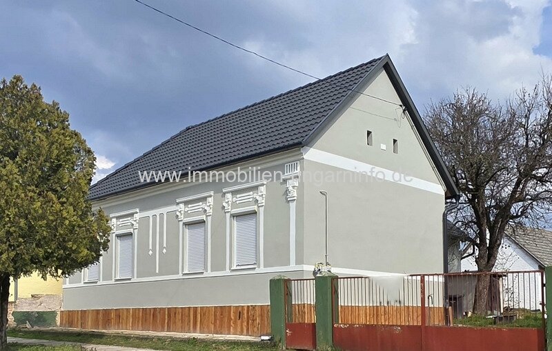 Restauriertes hundertjähriges Bürgerhaus an der Drau