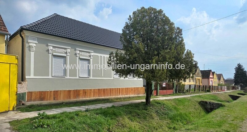 Restauriertes hundertjähriges Bürgerhaus an der Drau