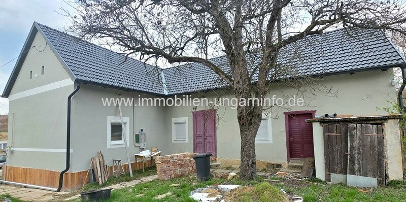 Restauriertes hundertjähriges Bürgerhaus an der Drau