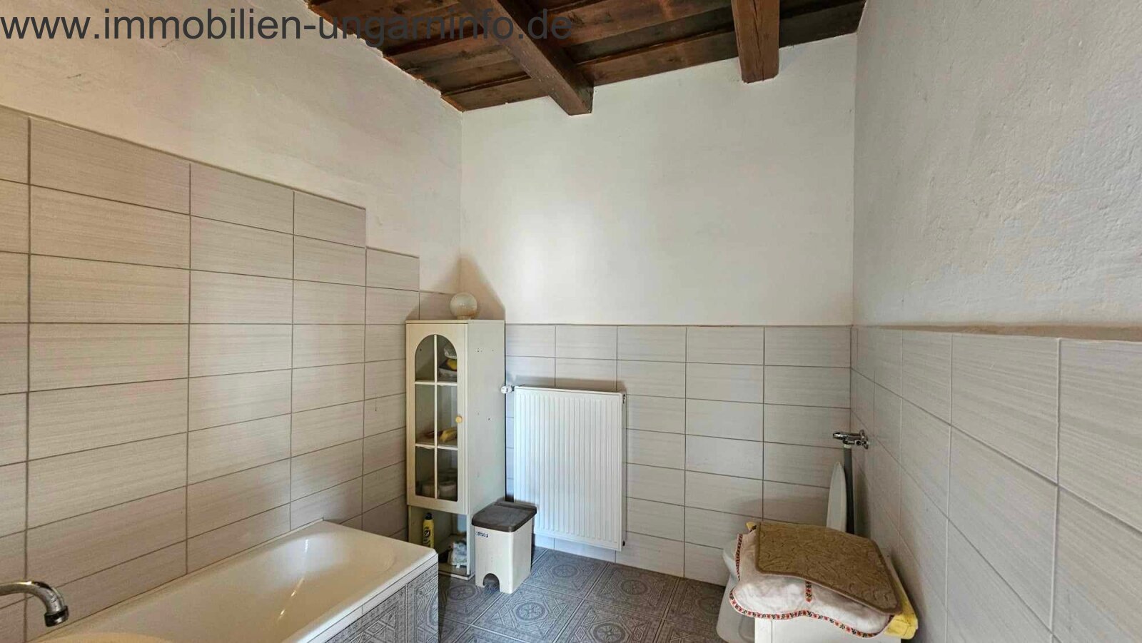 Restauriertes hundertjähriges Bürgerhaus an der Drau