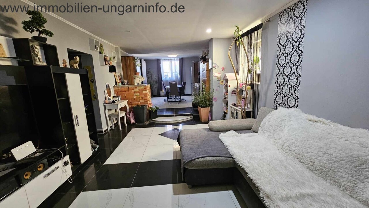 Familienhaus mit 2 Grundstücken in der Nähe des Plattensees