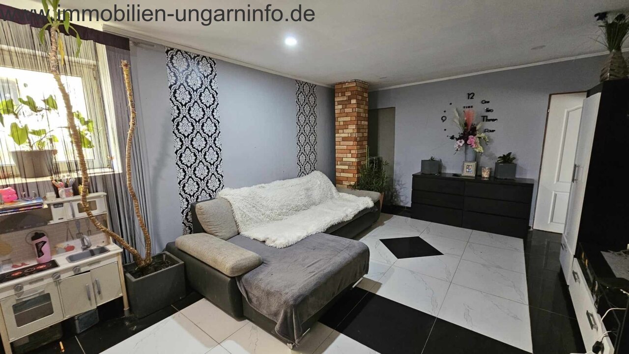 Familienhaus mit 2 Grundstücken in der Nähe des Plattensees