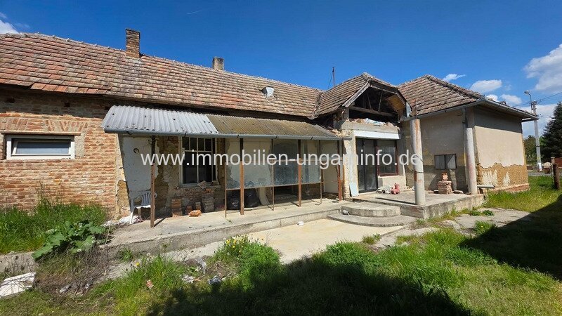 Renovierungsbedürftiges Einfamilienhaus mit großem Grundstück im Komitat Somogy - Segesd