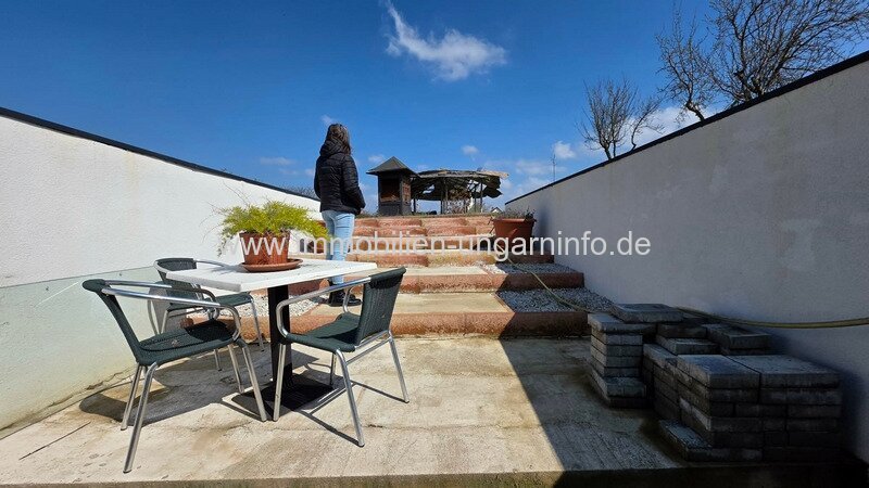 Einzigartiges, neuartiges Erdhaus und Ferienhaus in grüner Umgebung, 10 km vom Plattensee entfernt