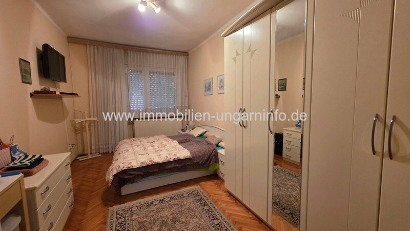 Mehrgenerationen-Familienhaus mit Wohnungen im Balaton-Hochland