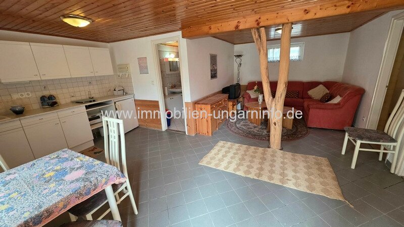 Mehrgenerationen-Familienhaus mit Wohnungen im Balaton-Hochland