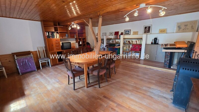 Mehrgenerationen-Familienhaus mit Wohnungen im Balaton-Hochland