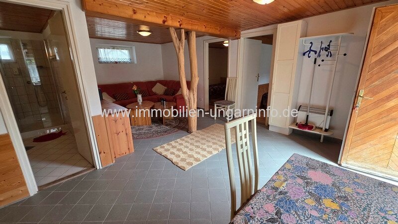 Mehrgenerationen-Familienhaus mit Wohnungen im Balaton-Hochland