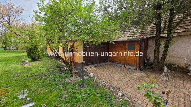 Mehrgenerationen-Familienhaus mit Wohnungen im Balaton-Hochland