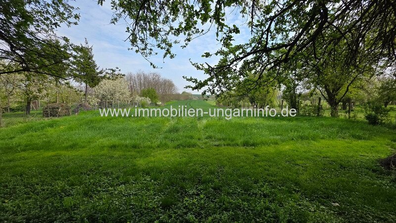 Mehrgenerationen-Familienhaus mit Wohnungen im Balaton-Hochland