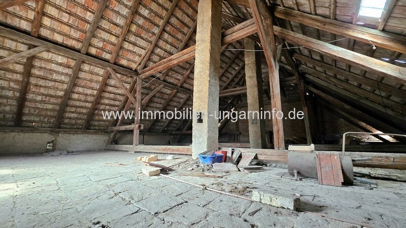 Mehrgenerationen-Familienhaus mit Wohnungen im Balaton-Hochland