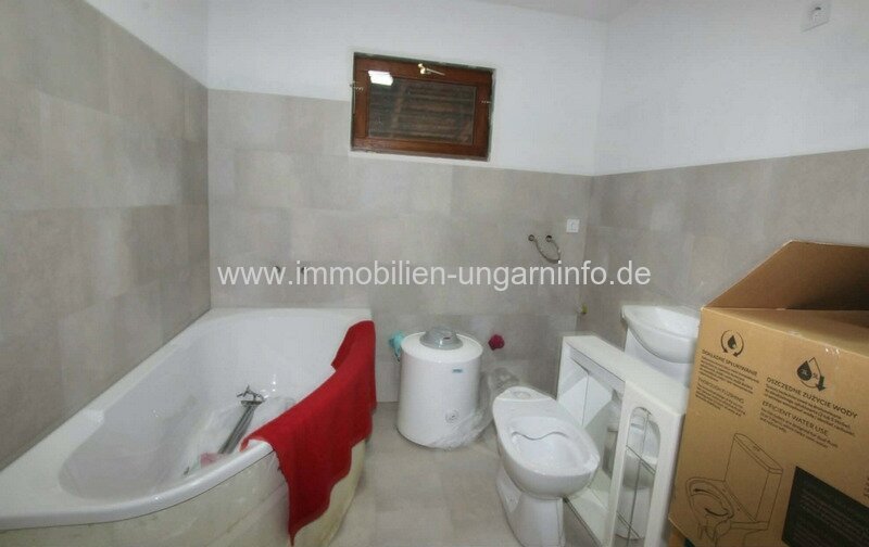 Reiterhof mit Wohnhaus zu verkaufen in Balatonberény