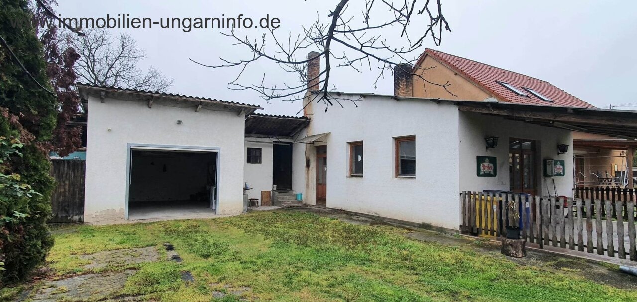 Two-generation family house near Lake Balaton