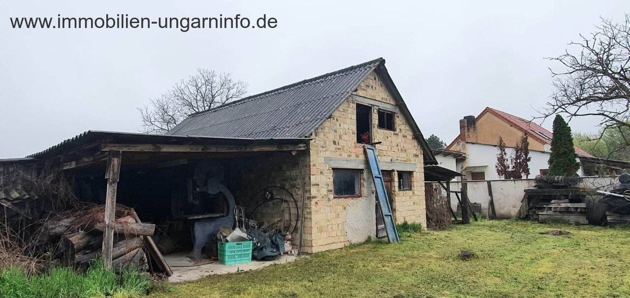 Two-generation family house near Lake Balaton