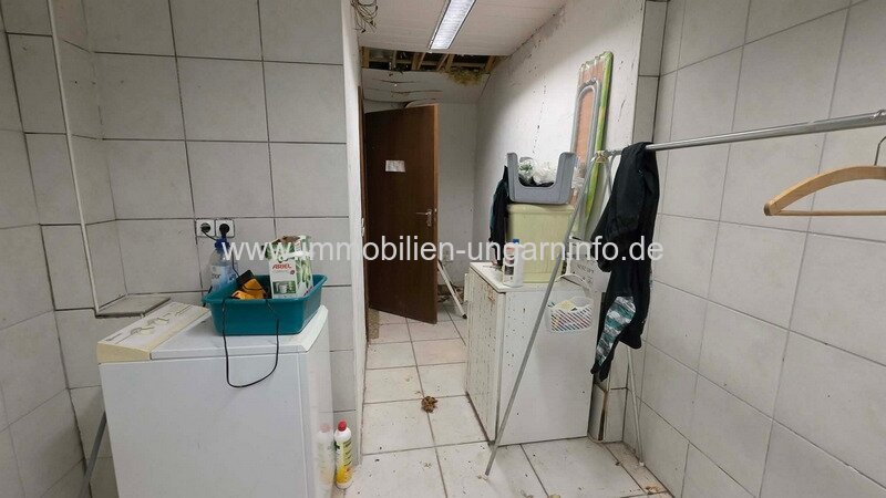 Einfamilienhaus mit großem Grundstück in Teleki zu verkaufen - 10 km vom Balaton