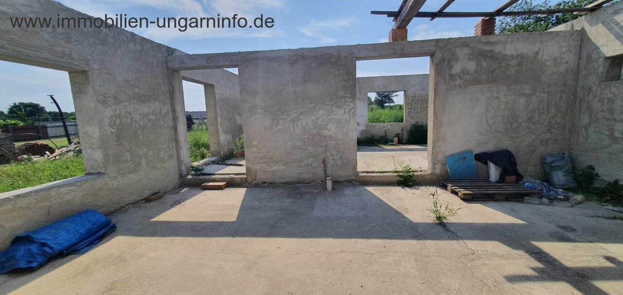 Family house under construction in a small town near Lake Balaton for sale at a bargain price