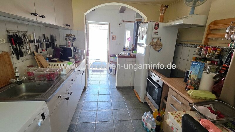 Einfamilienhaus auf dem Land mit großem Grundstück und zahlreichen Extras, 20 km vom Plattensee entfernt