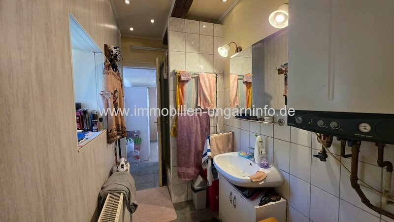 Einfamilienhaus auf dem Land mit großem Grundstück und zahlreichen Extras, 20 km vom Plattensee entfernt