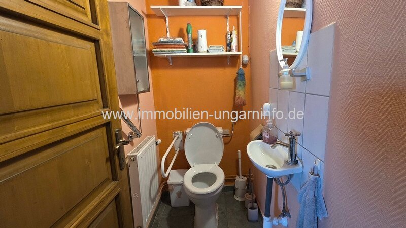 Einfamilienhaus auf dem Land mit großem Grundstück und zahlreichen Extras, 20 km vom Plattensee entfernt