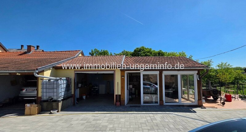 Einfamilienhaus auf dem Land mit großem Grundstück und zahlreichen Extras, 20 km vom Plattensee entfernt
