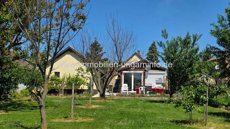 Einfamilienhaus auf dem Land mit großem Grundstück und zahlreichen Extras, 20 km vom Plattensee entfernt