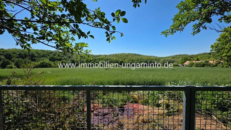 Einfamilienhaus auf dem Land mit großem Grundstück und zahlreichen Extras, 20 km vom Plattensee entfernt
