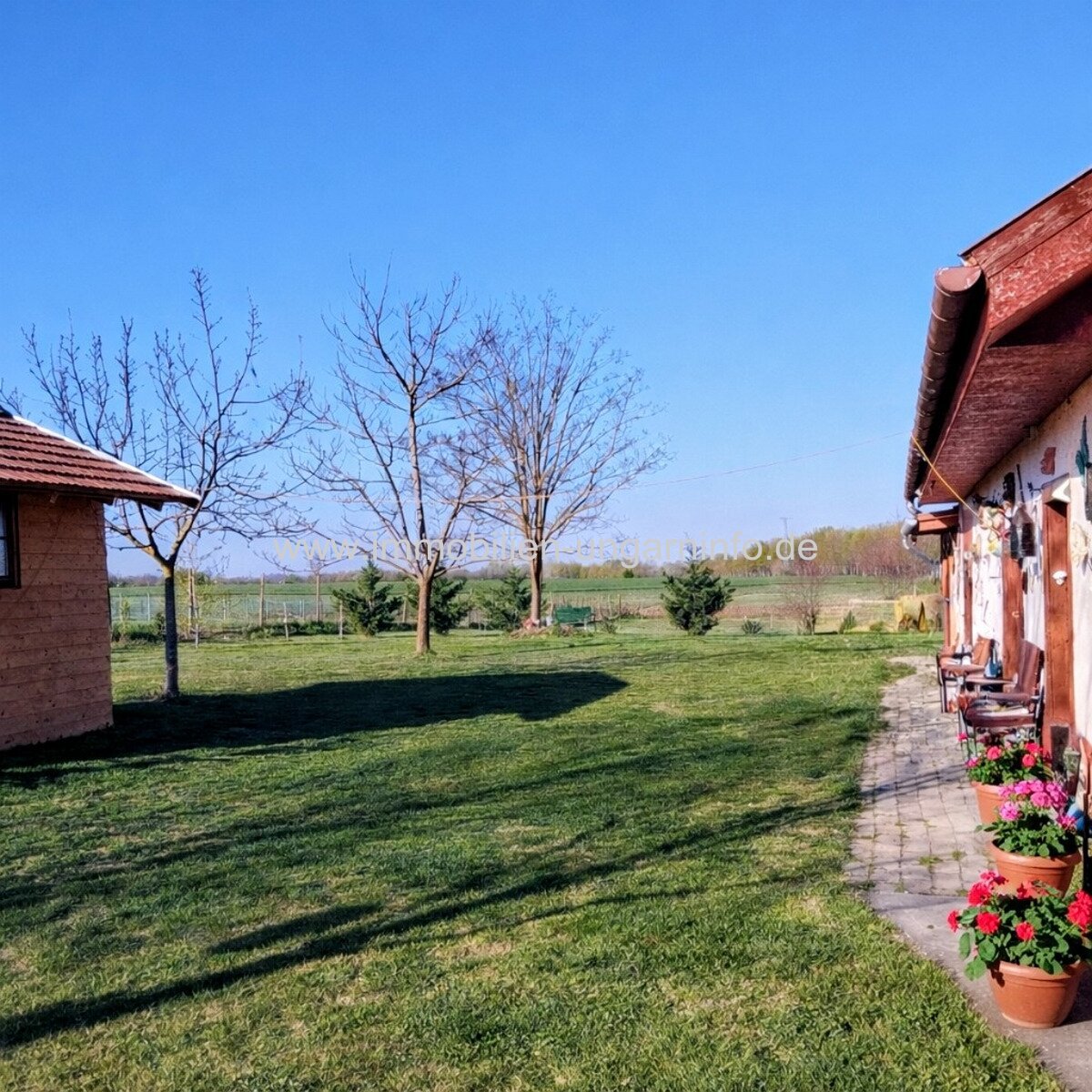Gut erhaltenes Einfamilienhaus in ruhiger Lage am Plattensee zu verkaufen