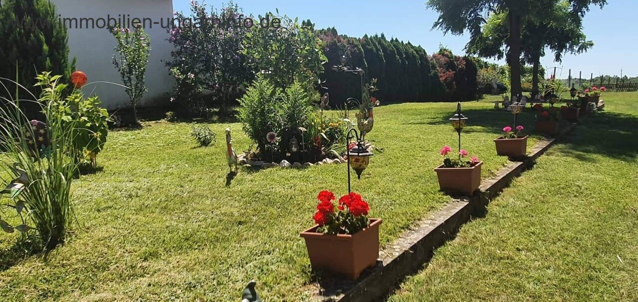 Gut erhaltenes Einfamilienhaus in ruhiger Lage am Plattensee zu verkaufen