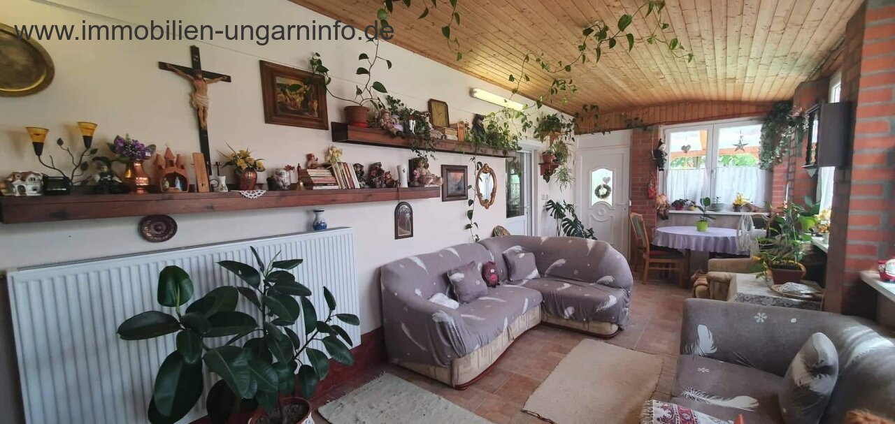 Gut erhaltenes Einfamilienhaus in ruhiger Lage am Plattensee zu verkaufen