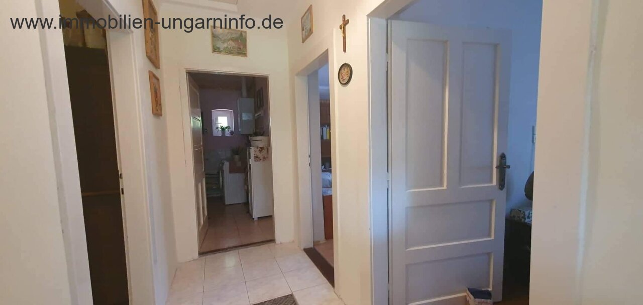 Gut erhaltenes Einfamilienhaus in ruhiger Lage am Plattensee zu verkaufen