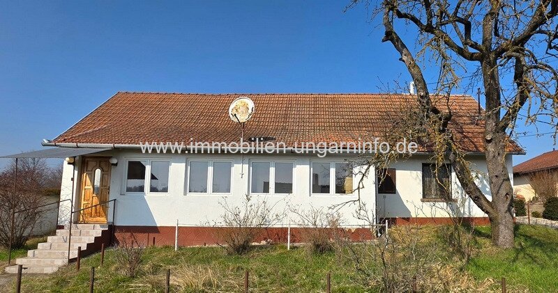 Einfamilienhaus in Zalaszabar mit großem Grundstück