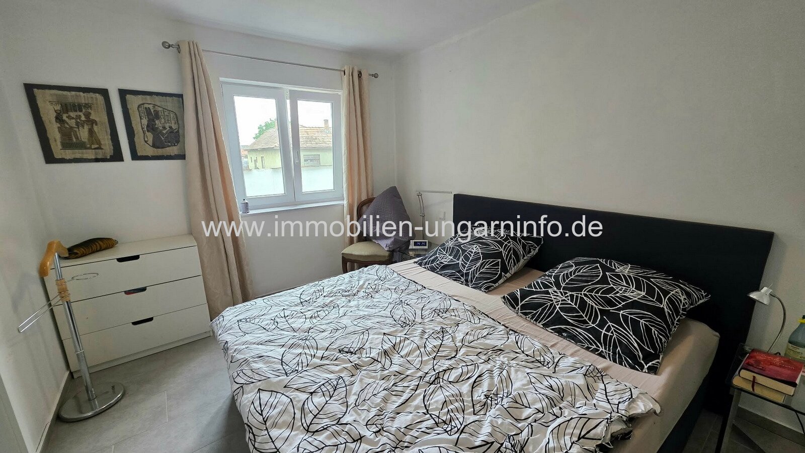 In Balatonboglár-Szőlőskislak steht ein Einfamilienhaus mit Swimmingpool in der Nähe des Balaton zum Verkauf