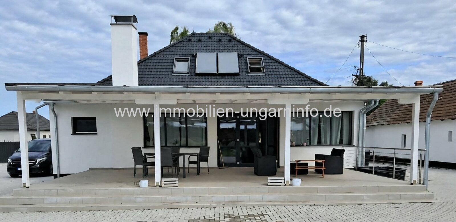 Komplett renoviertes Einfamilienhaus in Nemesvid mit ca. 9.000 m² Grundstück zu verkaufen