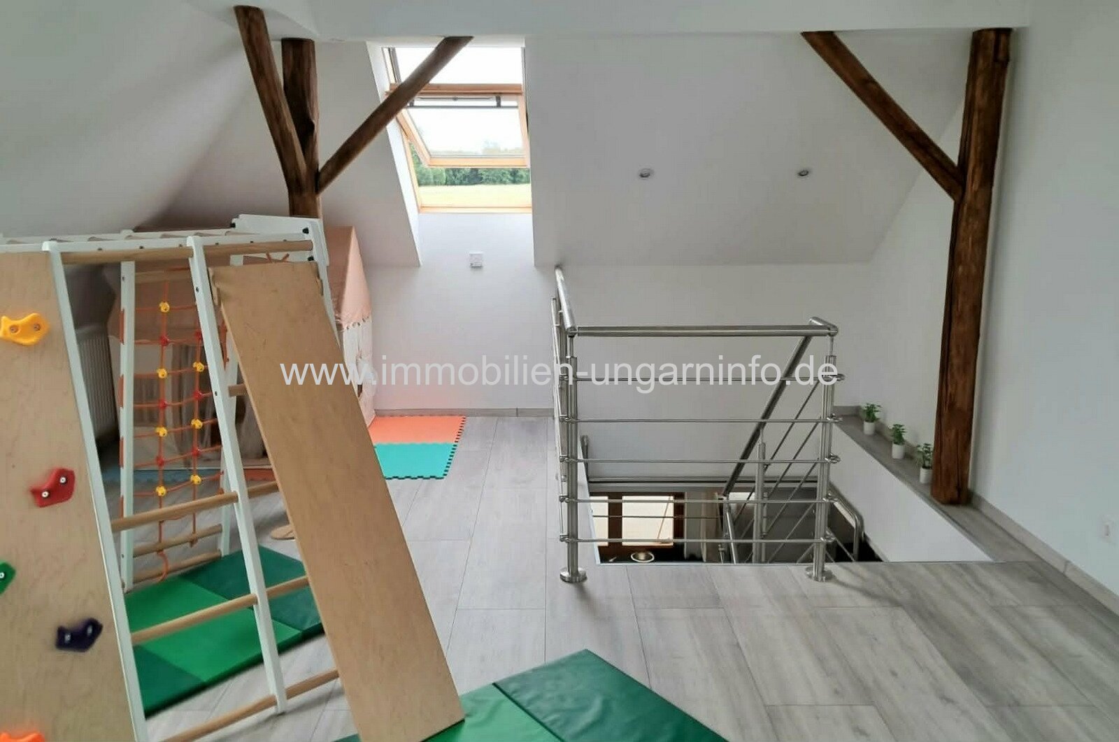 Komplett renoviertes Einfamilienhaus in Nemesvid mit ca. 9.000 m² Grundstück zu verkaufen