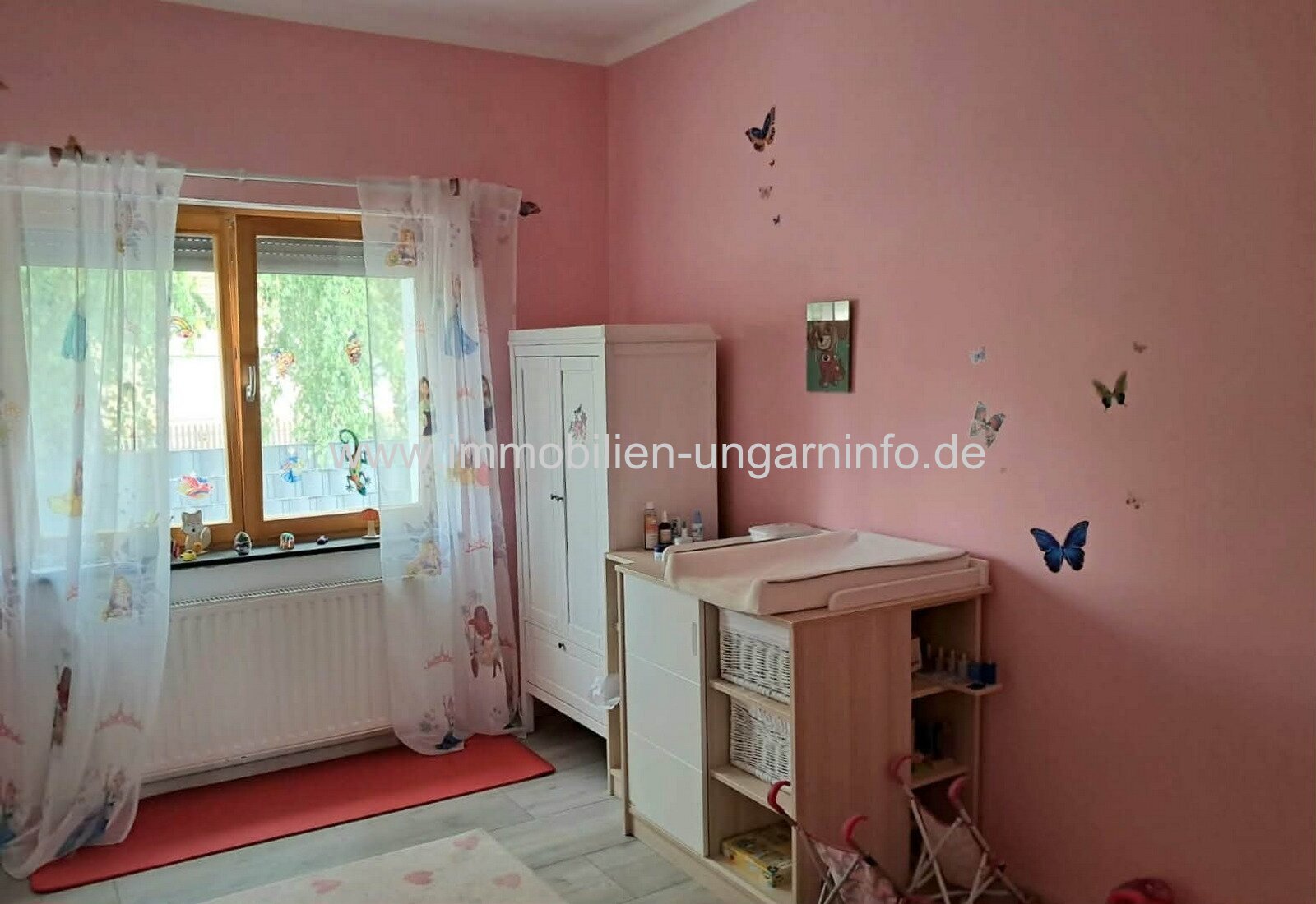 Komplett renoviertes Einfamilienhaus in Nemesvid mit ca. 9.000 m² Grundstück zu verkaufen