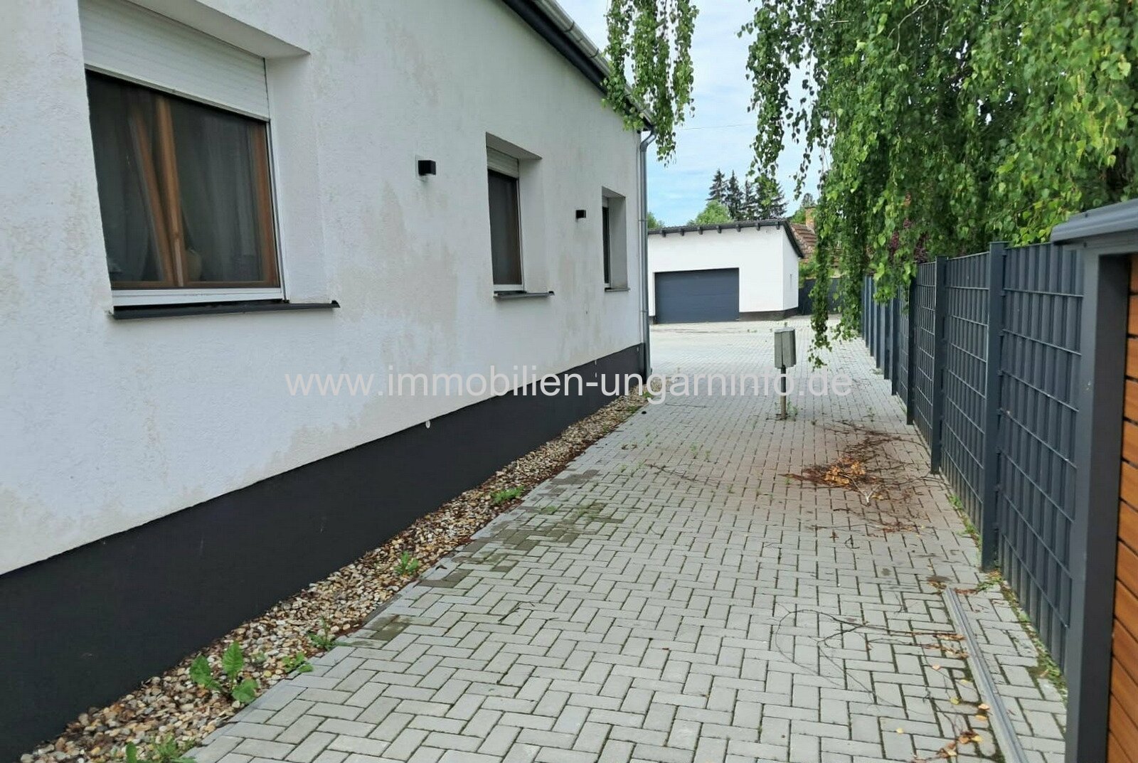 Komplett renoviertes Einfamilienhaus in Nemesvid mit ca. 9.000 m² Grundstück zu verkaufen