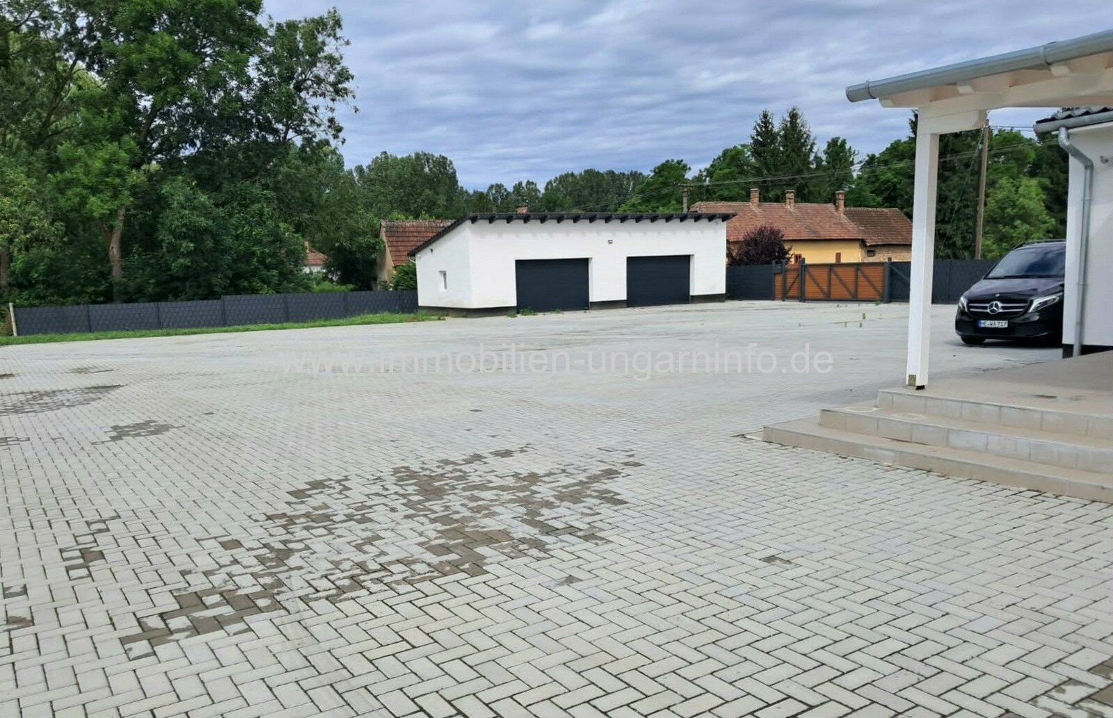 Komplett renoviertes Einfamilienhaus in Nemesvid mit ca. 9.000 m² Grundstück zu verkaufen