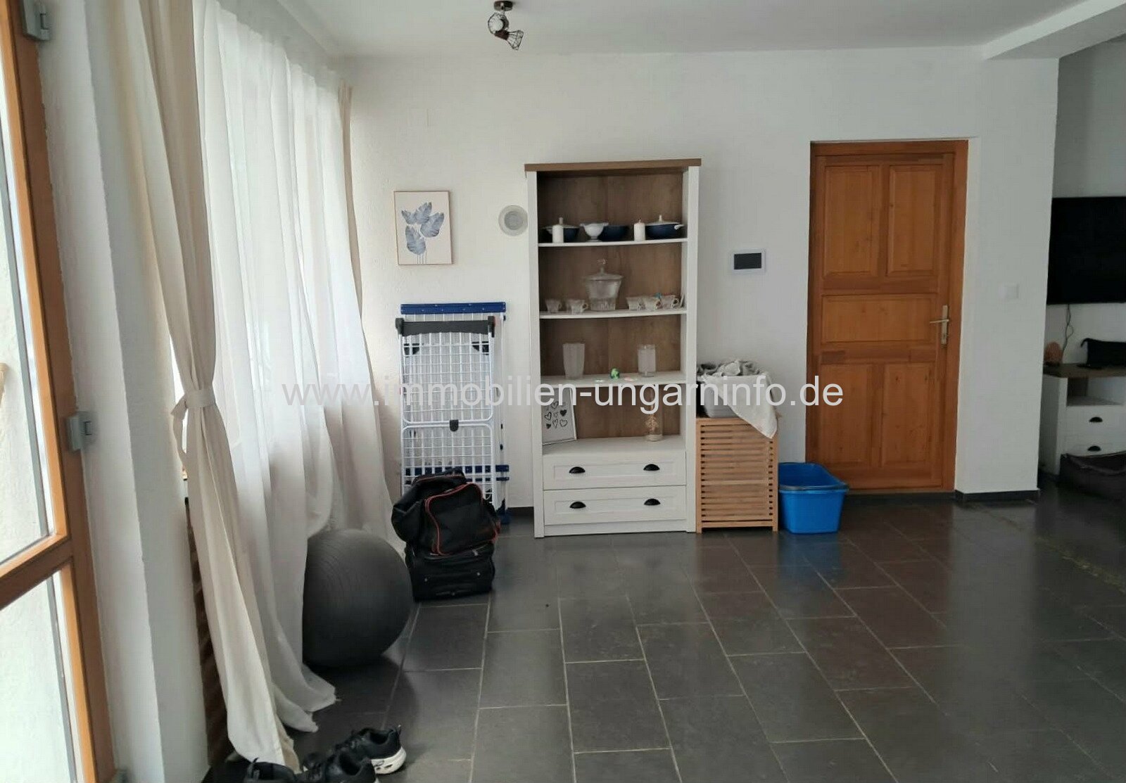 Komplett renoviertes Einfamilienhaus in Nemesvid mit ca. 9.000 m² Grundstück zu verkaufen
