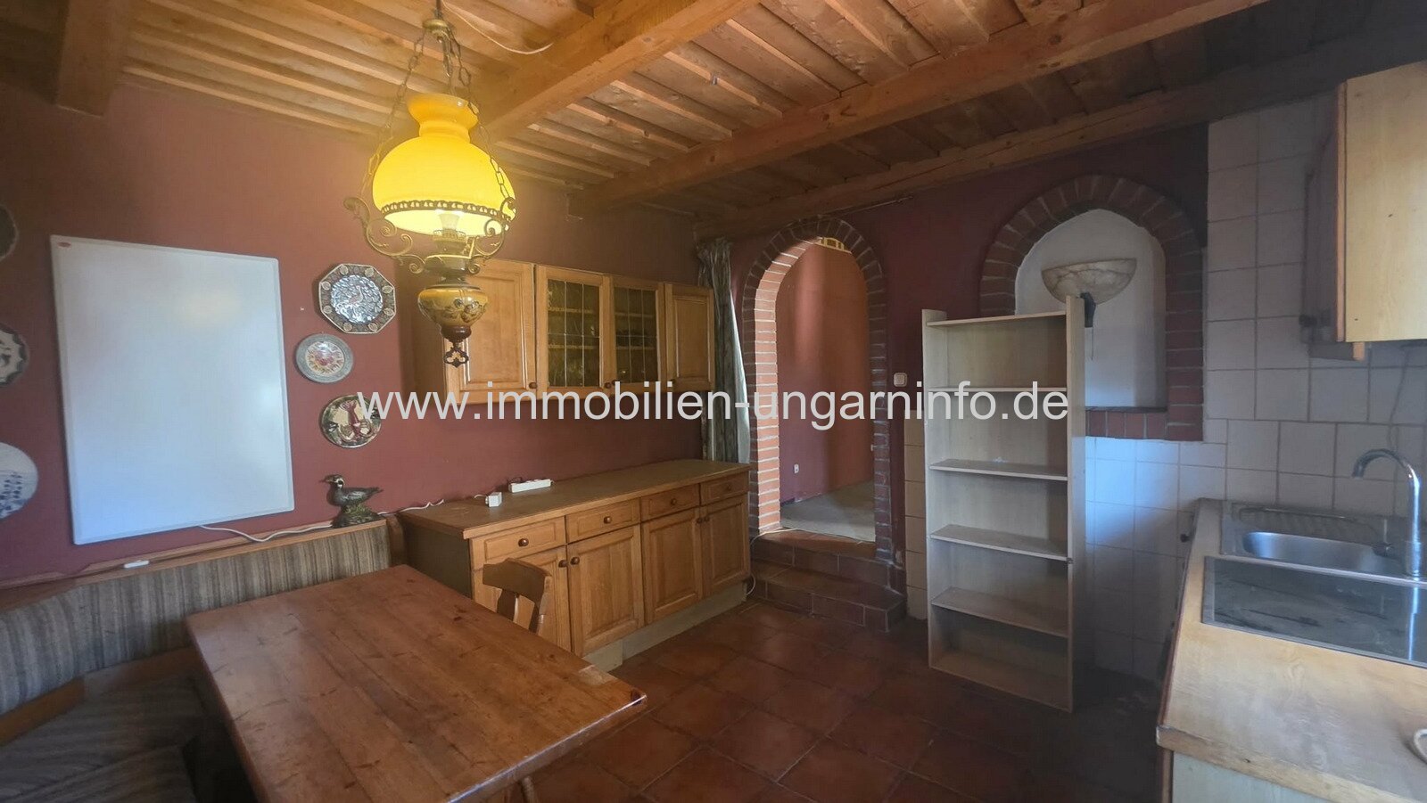 In Somogyzsitfa steht ein Einfamilienhaus im Landhausstil mit großem Grundstück zum Verkauf