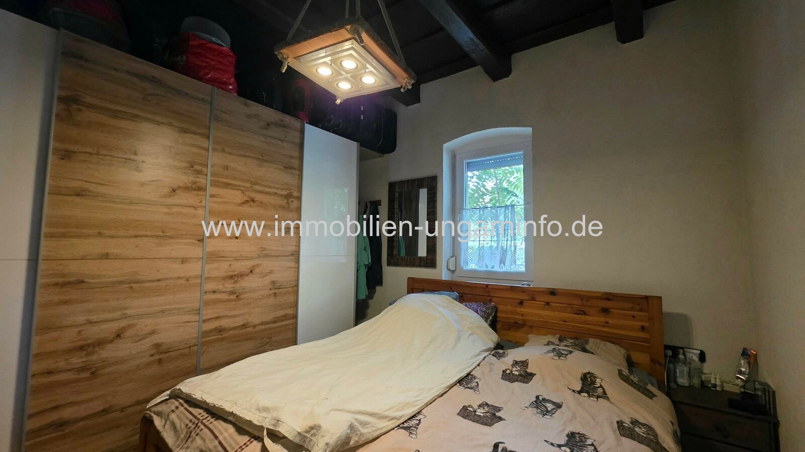 Einfamilienhaus mit 3 Apartments und Swimmingpool in Nikla zu verkaufen