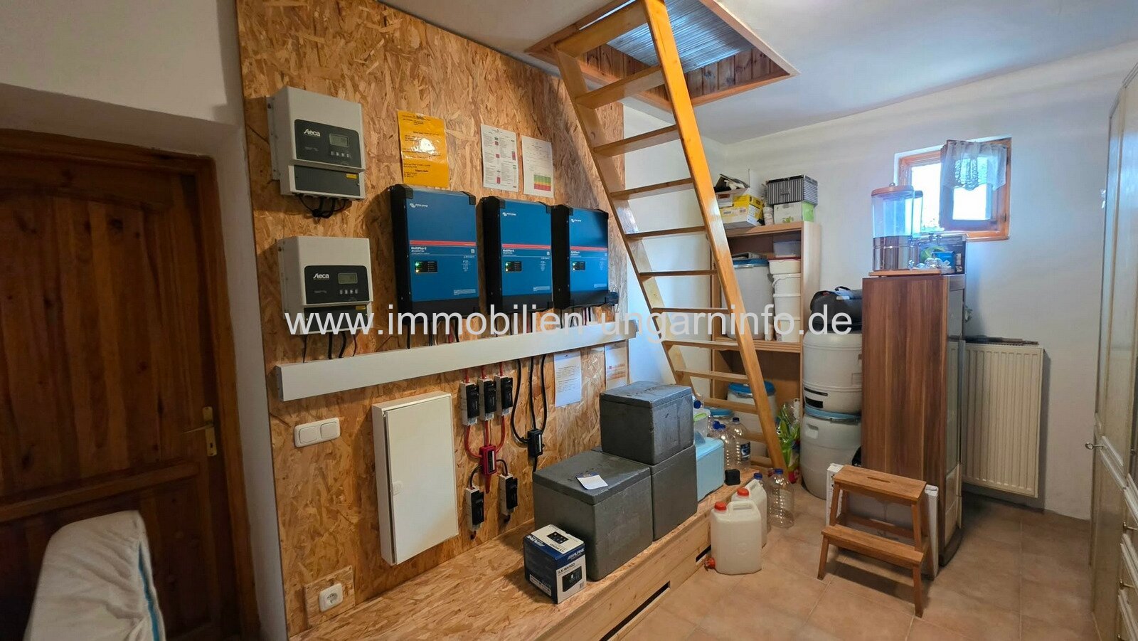 Einfamilienhaus mit 3 Apartments und Swimmingpool in Nikla zu verkaufen