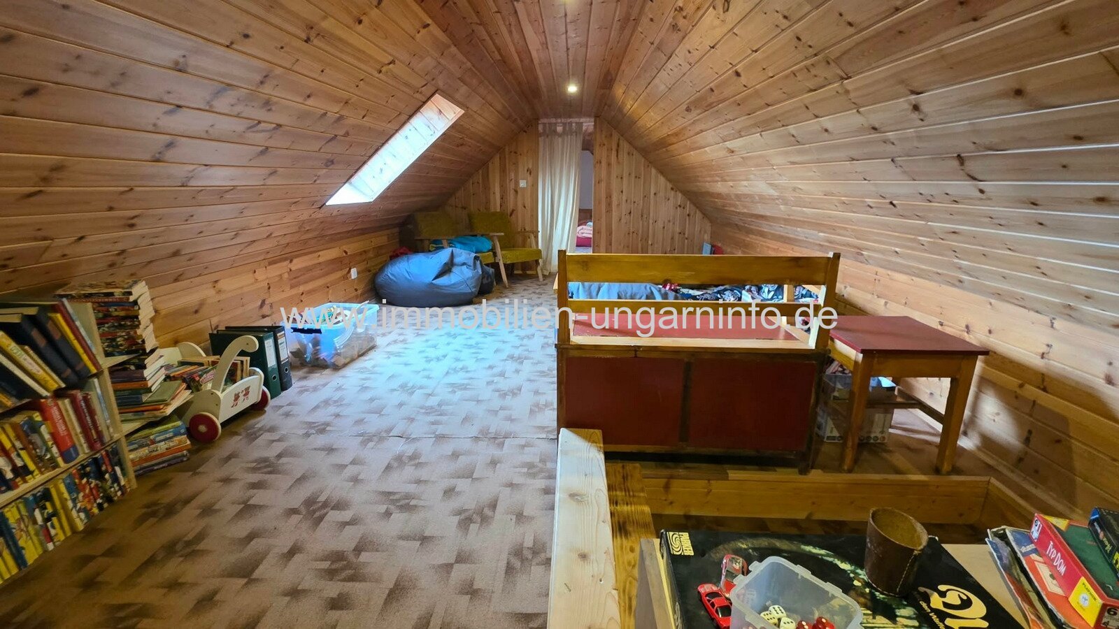 Einfamilienhaus mit 3 Apartments und Swimmingpool in Nikla zu verkaufen
