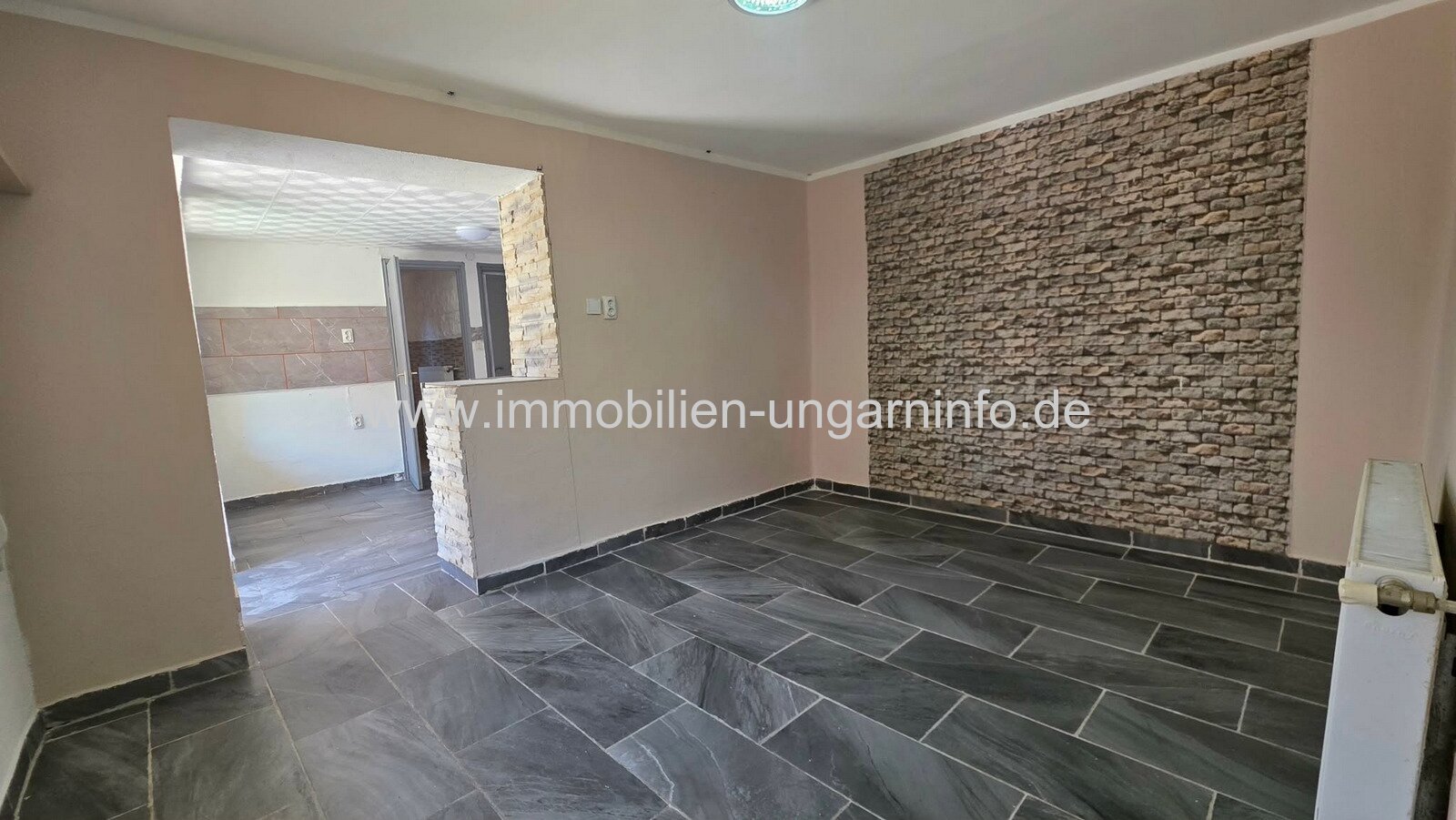 Einfamilienhaus mit großem Grundstück in Miháld zu verkaufen
